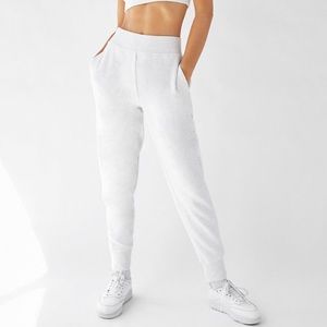 Aritzia Tna Airy Fleece Perfect Pocket Sweatpants
